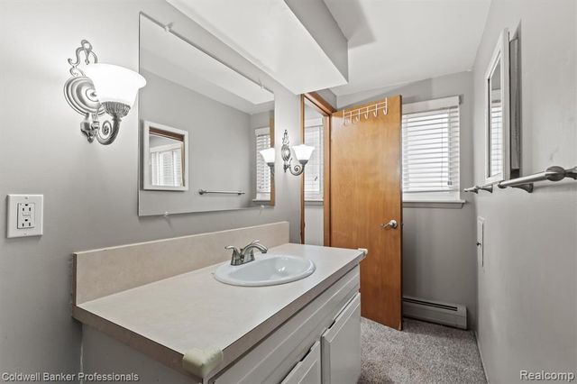 26163 Westmeath Street, Farmington Hills, MI 48334