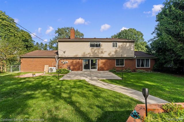 26163 Westmeath Street, Farmington Hills, MI 48334