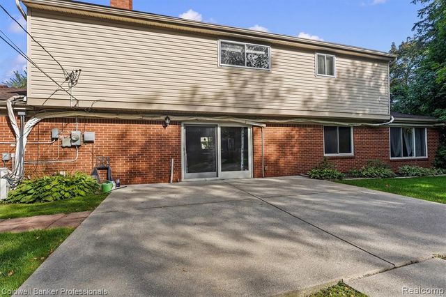 26163 Westmeath Street, Farmington Hills, MI 48334