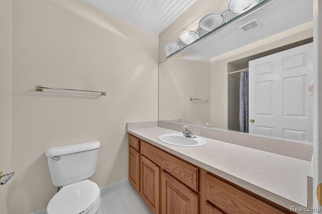 16830 Kenwood Court, Roseville, MI 48066