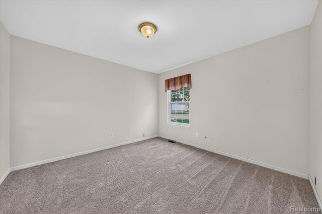 16830 Kenwood Court, Roseville, MI 48066