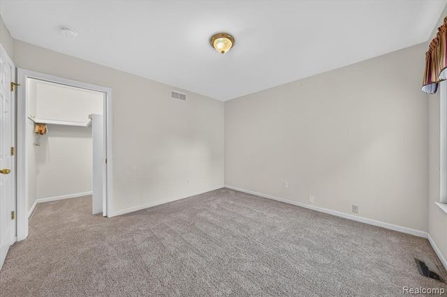 16830 Kenwood Court, Roseville, MI 48066