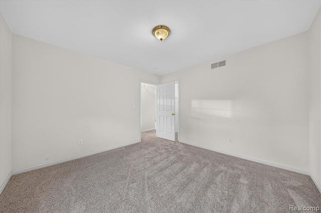 16830 Kenwood Court, Roseville, MI 48066