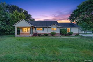 16830 Kenwood Court, Roseville, MI 48066