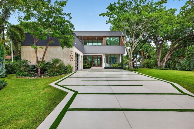 700 SW 12th Avenue, Fort Lauderdale, FL 33312