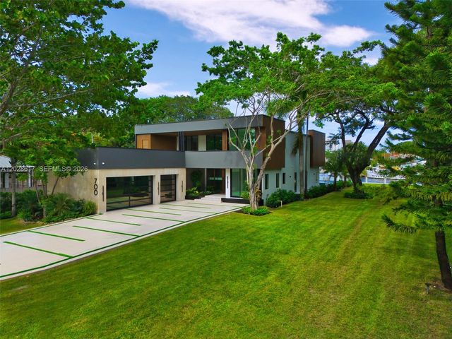 700 SW 12th Avenue, Fort Lauderdale, FL 33312