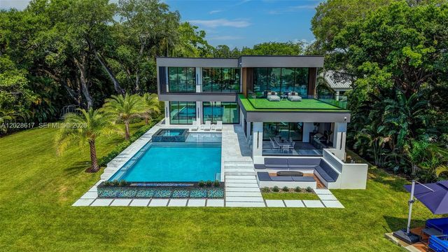700 SW 12th Avenue, Fort Lauderdale, FL 33312