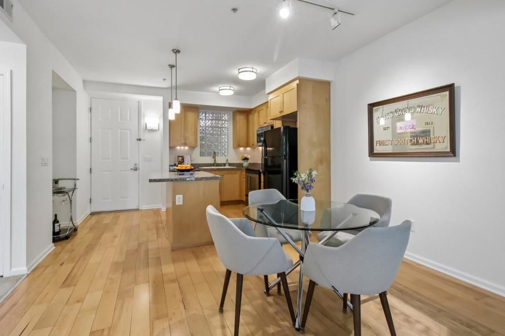 Image 1 of property listing at 800 N 8th Street 101, San Jose, CA 95112