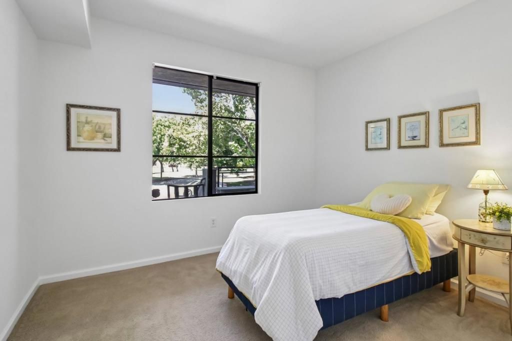 Image 10 of property listing at 800 N 8th Street 101, San Jose, CA 95112