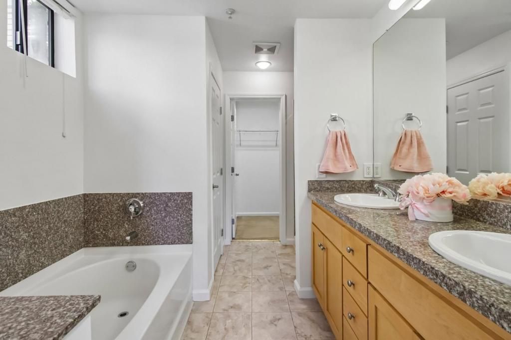 Image 16 of property listing at 800 N 8th Street 101, San Jose, CA 95112