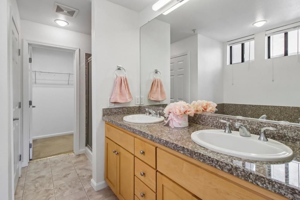 Image 17 of property listing at 800 N 8th Street 101, San Jose, CA 95112