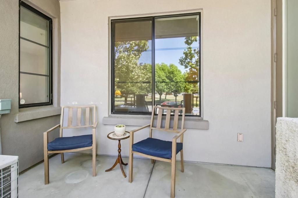 Image 19 of property listing at 800 N 8th Street 101, San Jose, CA 95112
