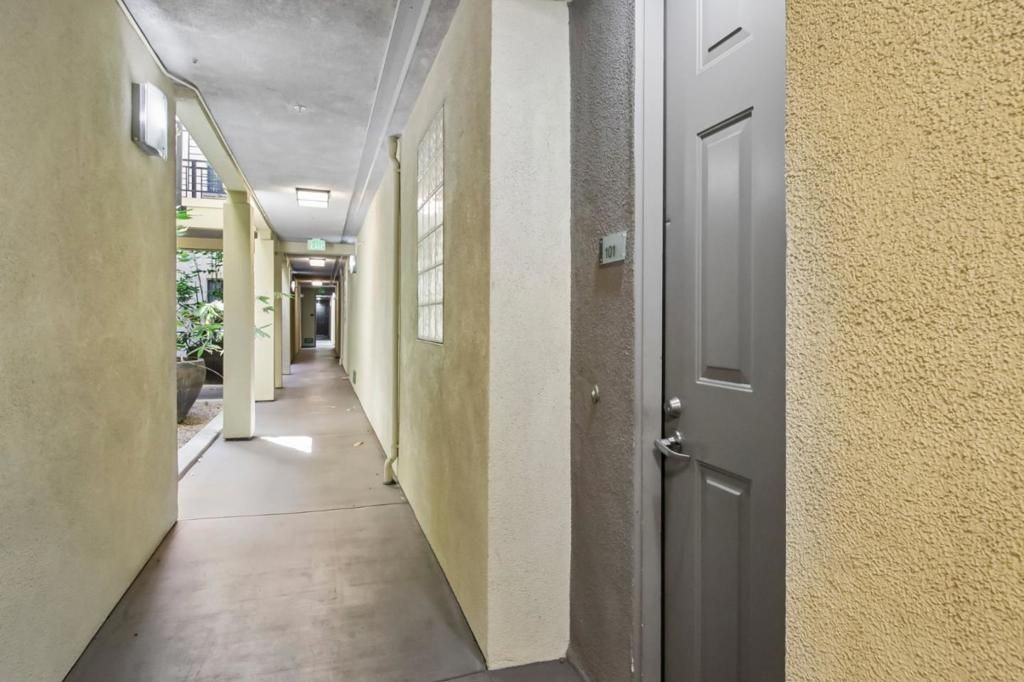 Image 20 of property listing at 800 N 8th Street 101, San Jose, CA 95112