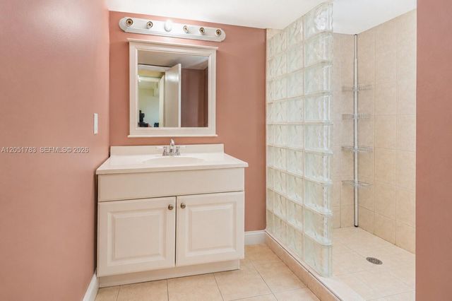 16200 Golf Club Road 109, Weston, FL 33326