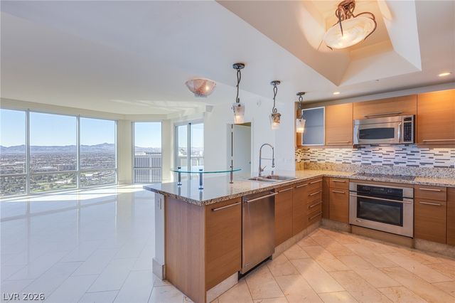 322 Karen Avenue 3601, Las Vegas, NV 89109