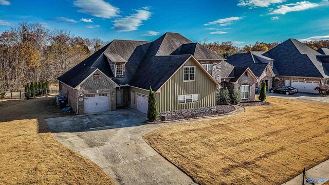 2405 Rothmore Drive, Huntsville, AL 35803