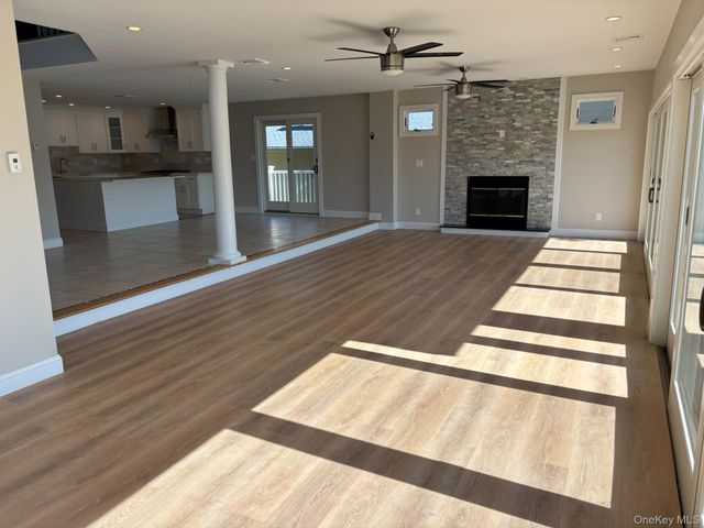 35 adams Avenue, Bayville, NY 11709