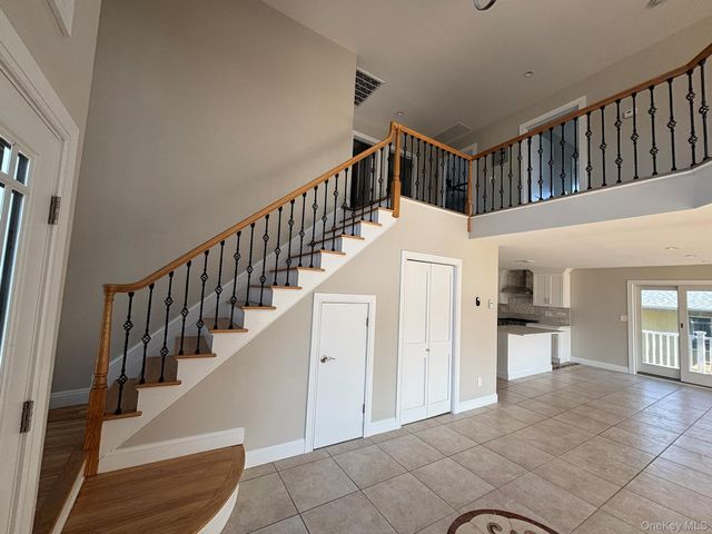 35 adams Avenue, Bayville, NY 11709