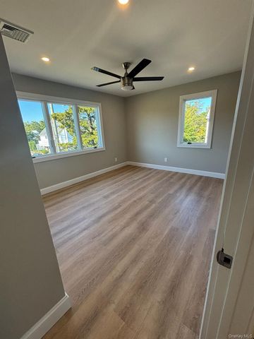 35 adams Avenue, Bayville, NY 11709
