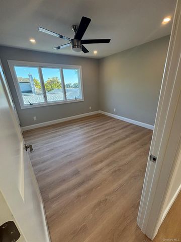 35 adams Avenue, Bayville, NY 11709