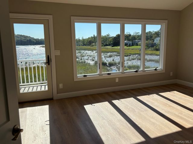 35 adams Avenue, Bayville, NY 11709