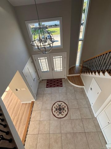 35 adams Avenue, Bayville, NY 11709