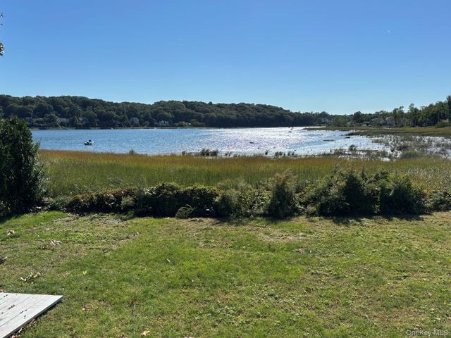 35 adams Avenue, Bayville, NY 11709