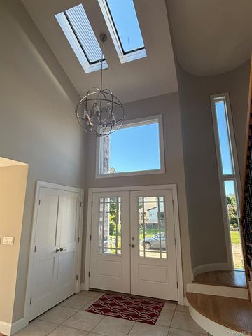 35 adams Avenue, Bayville, NY 11709