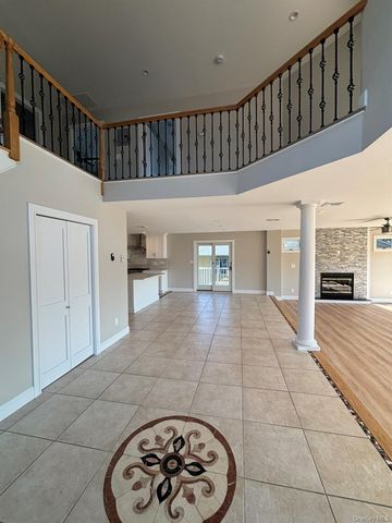 35 adams Avenue, Bayville, NY 11709