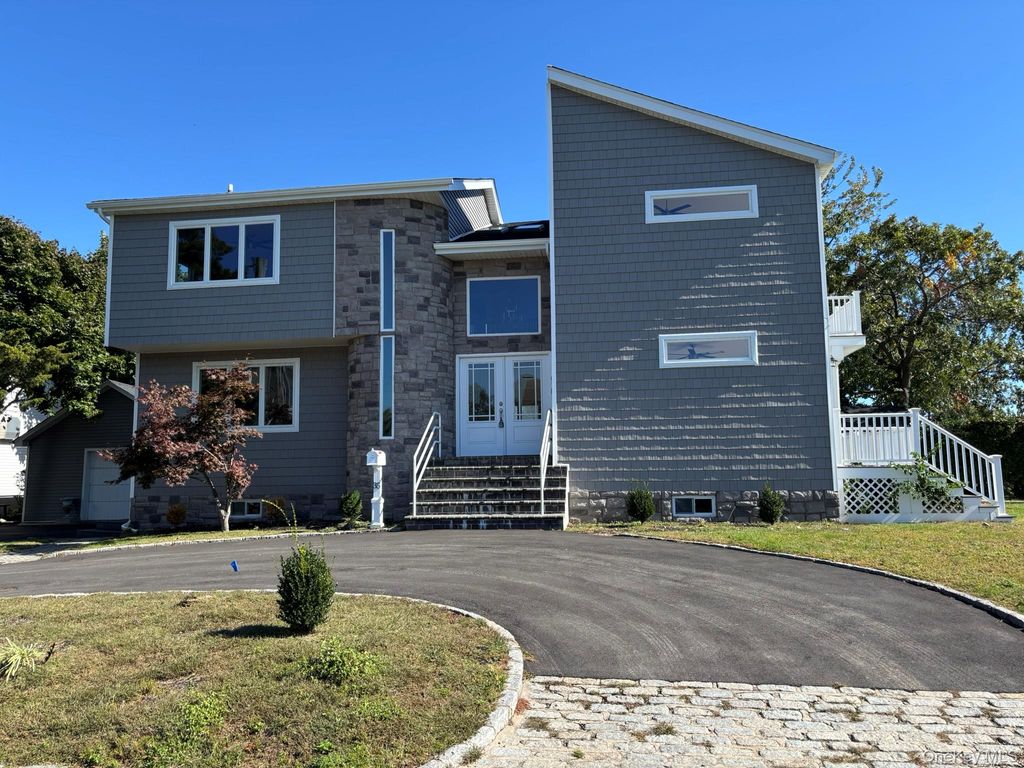 35 adams Avenue, Bayville, NY 11709 — exterior