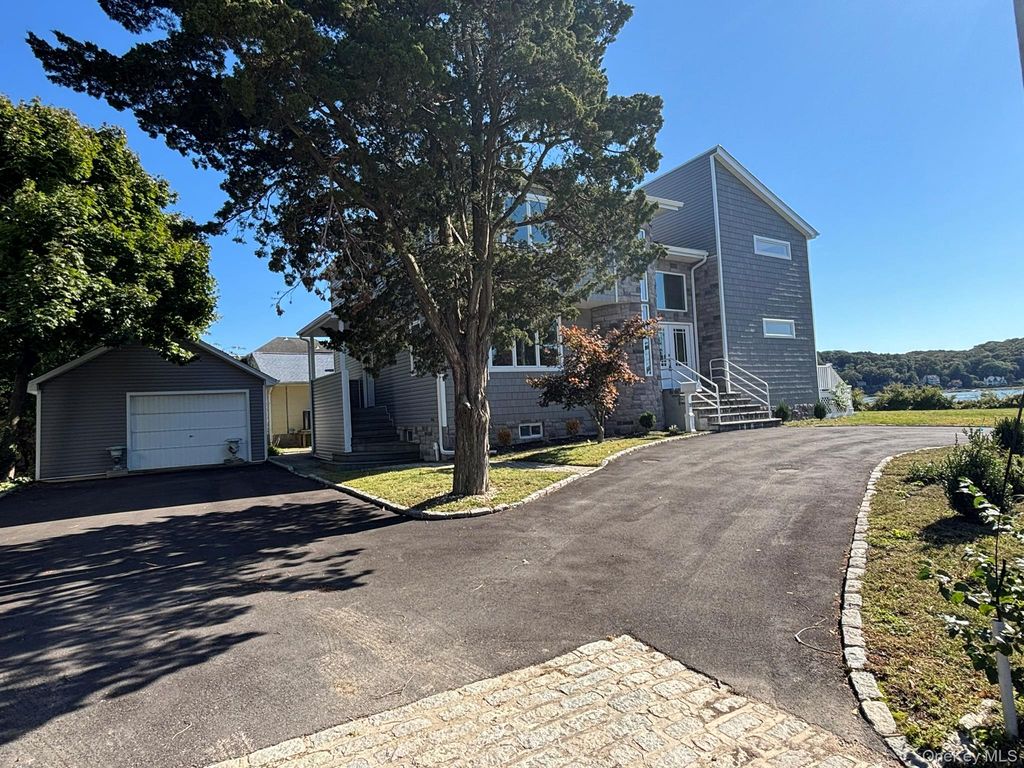 35 adams Avenue, Bayville, NY 11709 — photo 2