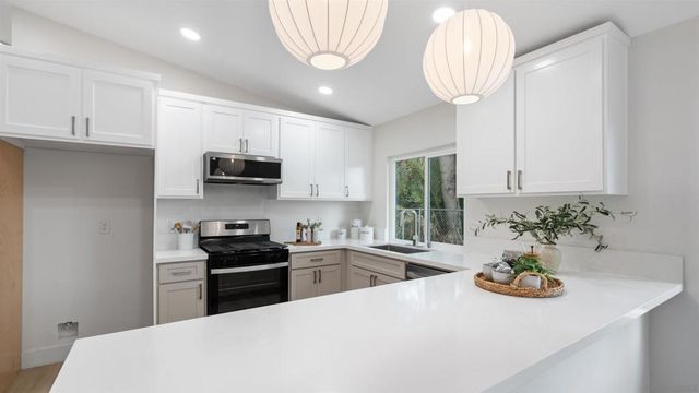 6156 Mchaney, San Diego, CA 92114