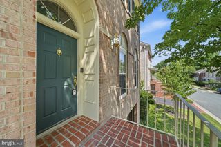 8904 BARROWGATE CT, Potomac, MD 20854