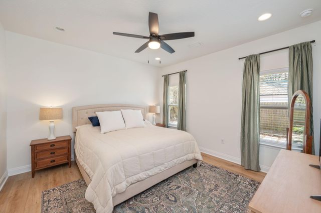 156 Oak Lane, Crestview, FL 32536