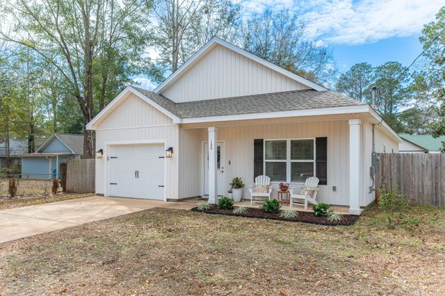 156 Oak Lane, Crestview, FL 32536