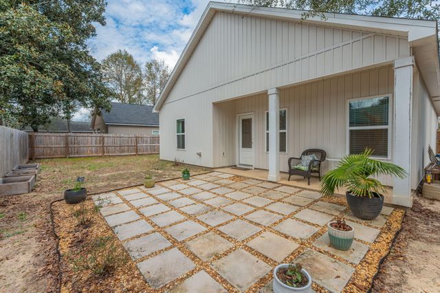 156 Oak Lane, Crestview, FL 32536