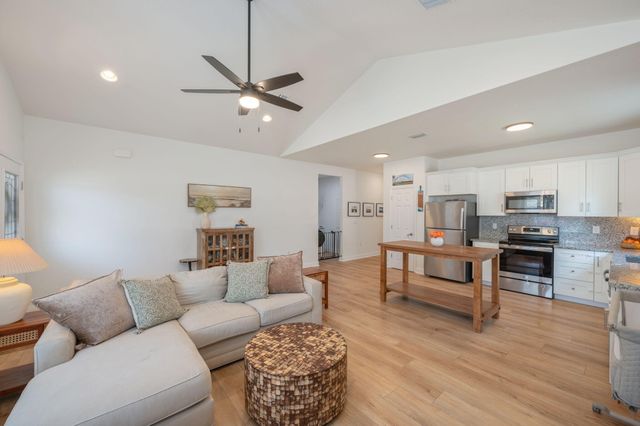 156 Oak Lane, Crestview, FL 32536