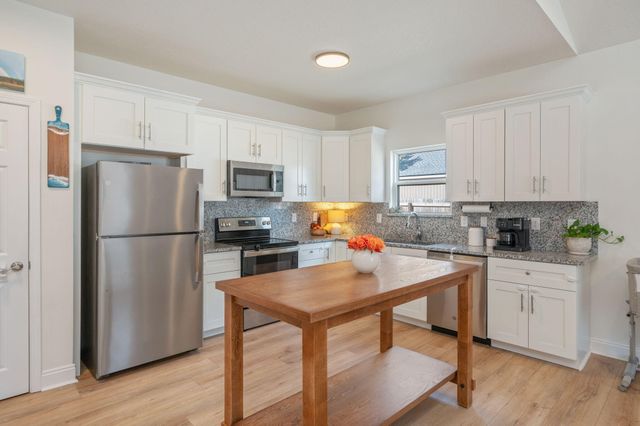 156 Oak Lane, Crestview, FL 32536