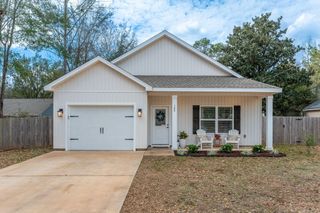 156 Oak Lane, Crestview, FL 32536