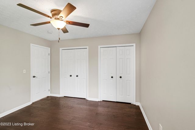 7013 Brook Bend Way, Louisville, KY 40229