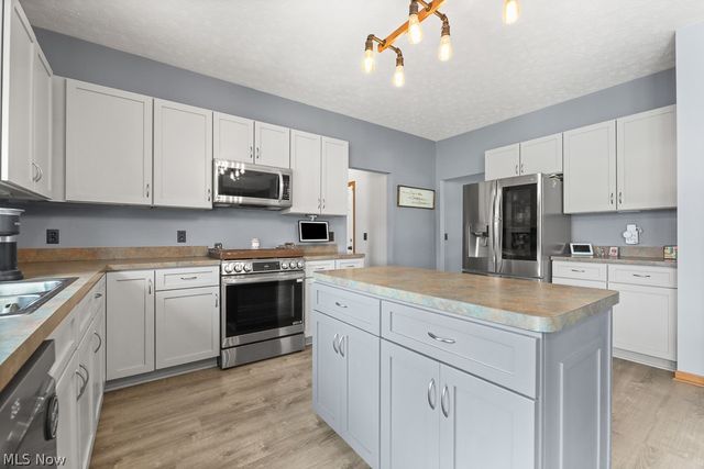 19137 Landing Lane, Columbia Station, OH 44028
