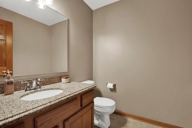 363 Hickory DRIVE, Fredonia, WI 53021