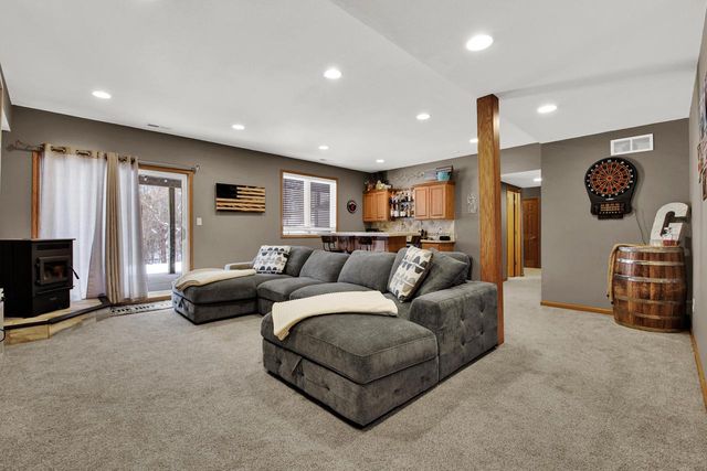 363 Hickory DRIVE, Fredonia, WI 53021