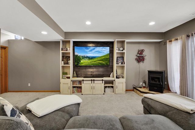 363 Hickory DRIVE, Fredonia, WI 53021