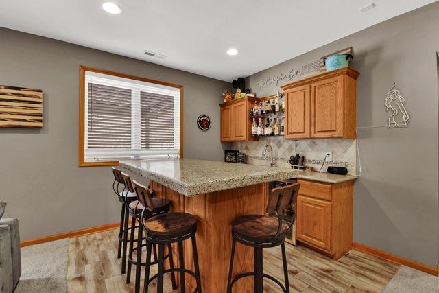 363 Hickory DRIVE, Fredonia, WI 53021