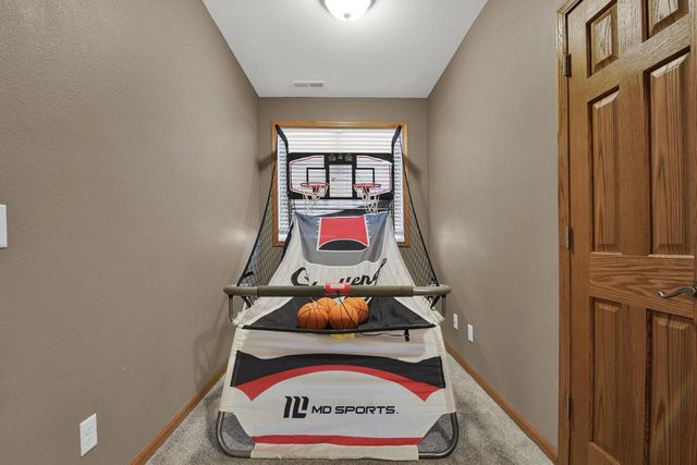 363 Hickory DRIVE, Fredonia, WI 53021