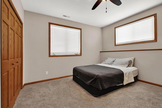 363 Hickory DRIVE, Fredonia, WI 53021