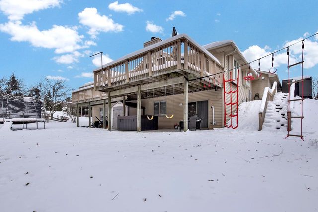 363 Hickory DRIVE, Fredonia, WI 53021