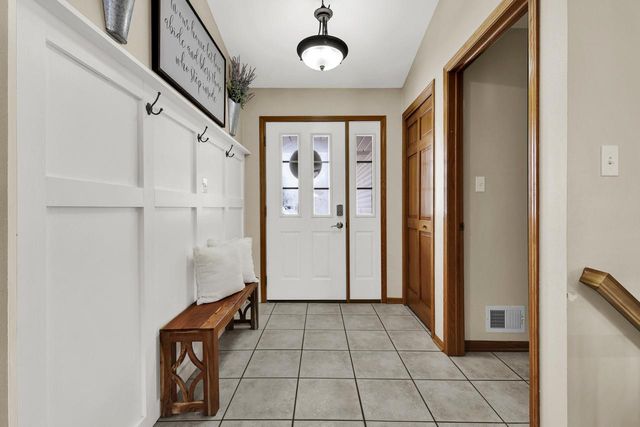 363 Hickory DRIVE, Fredonia, WI 53021