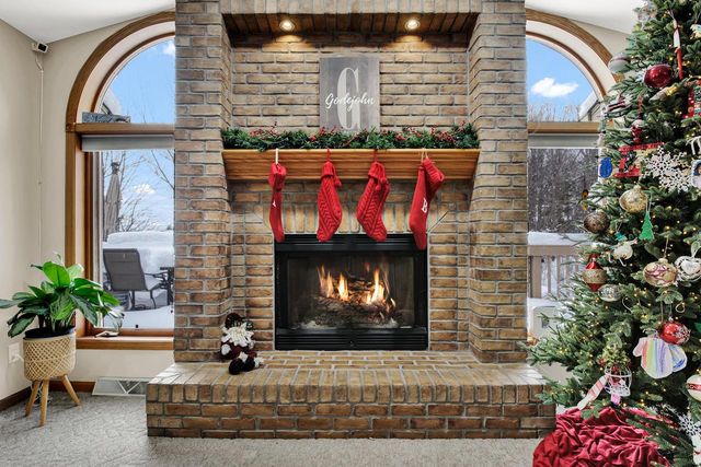 363 Hickory DRIVE, Fredonia, WI 53021